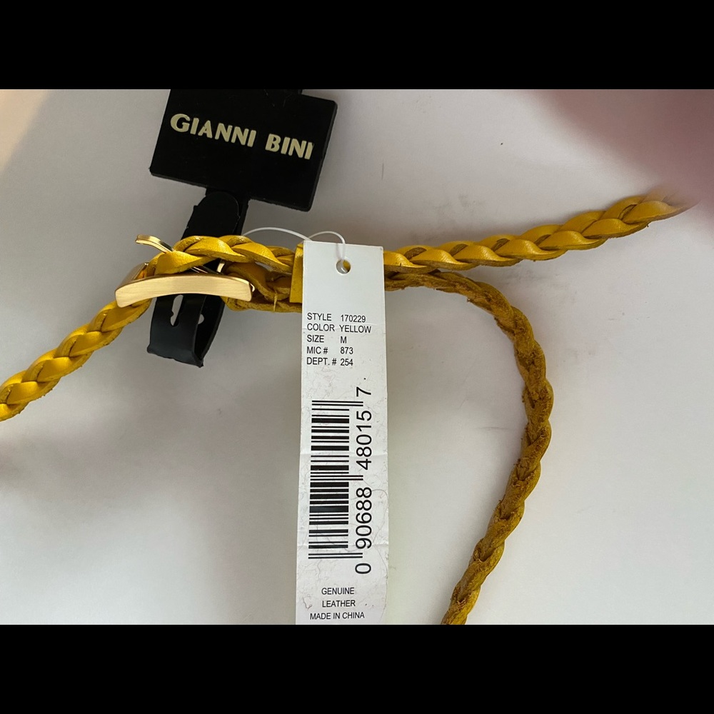 Gianni Bini Genuine Leather Thin Belt Sz M Yellow